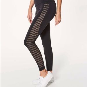 Lululemon Reveal Tights - barely worn